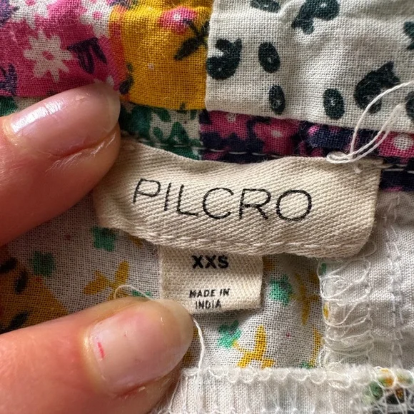 Pilcro - 🧵 Colorful Patchwork Button swing top - Picture 4 of 7